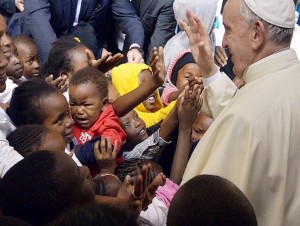 África Recibe el Mensaje de Paz entre Naciones y Religiones